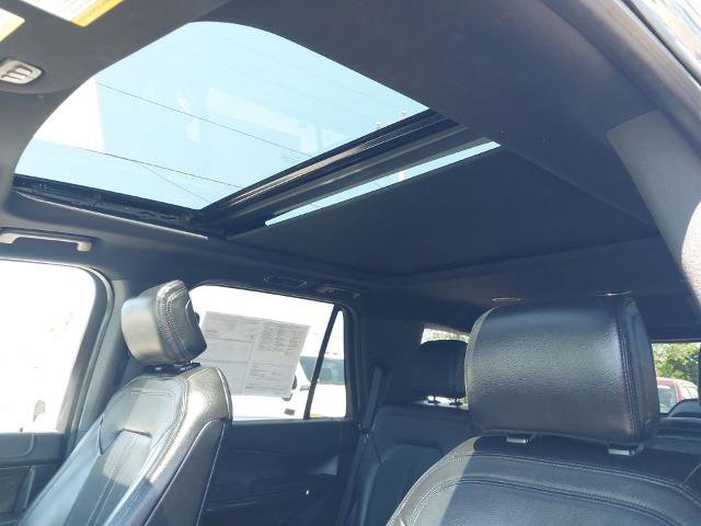 Certified 2018 Ford Expedition Limited w/ Equipment Group 302A AWD/4WD image 24