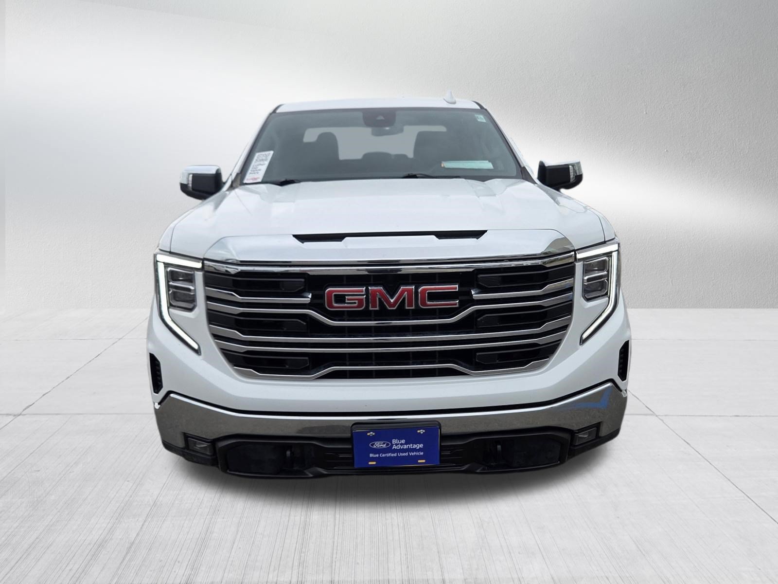 Used 2025 GMC Sierra 1500 SLT AWD/4WD image 2