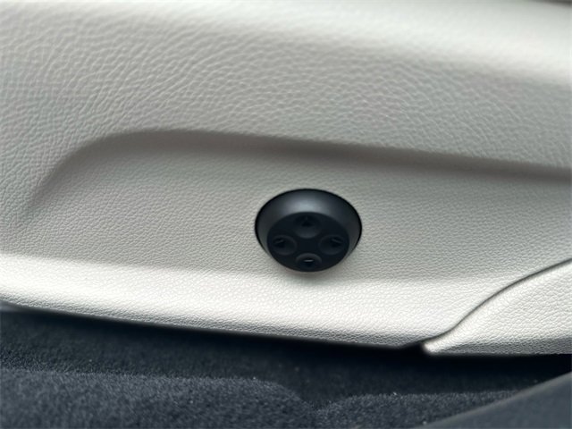 Used 2022 Mercedes-Benz E 350 Sedan image 13