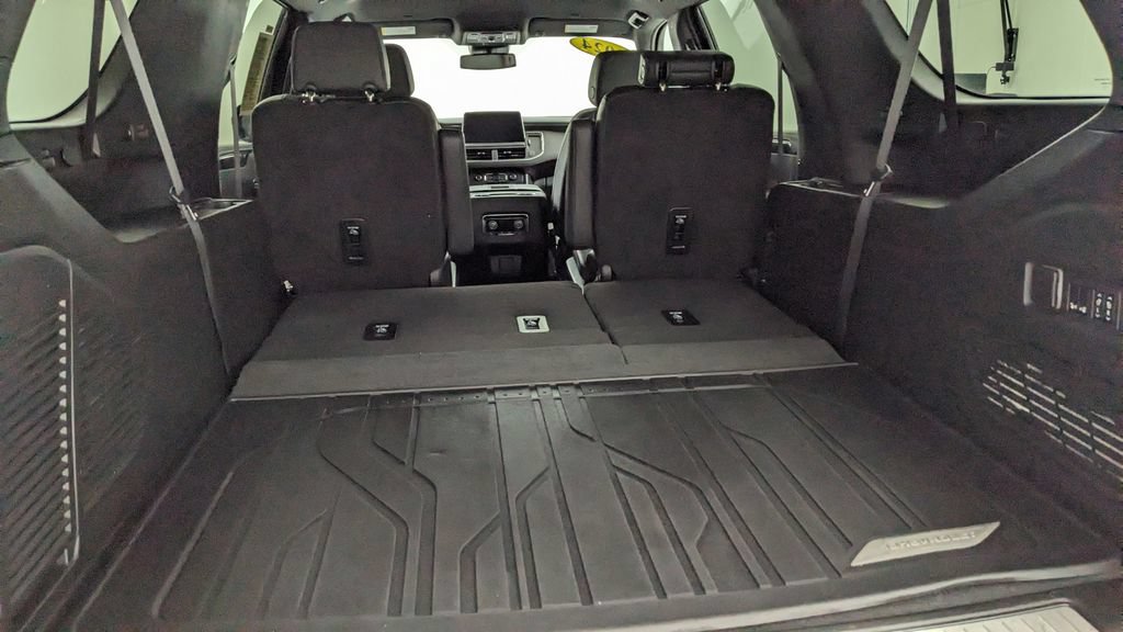 Used 2024 Chevrolet Suburban RST w/ Luxury Package AWD/4WD image 8