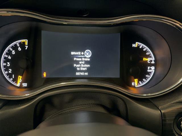 Used 2022 Jeep Grand Cherokee Limited w/ Trailer Tow Group IV image 4