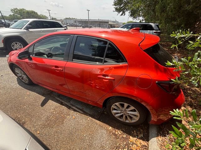 Used 2023 Toyota Corolla SE w/ SE Premium Package FWD image 9