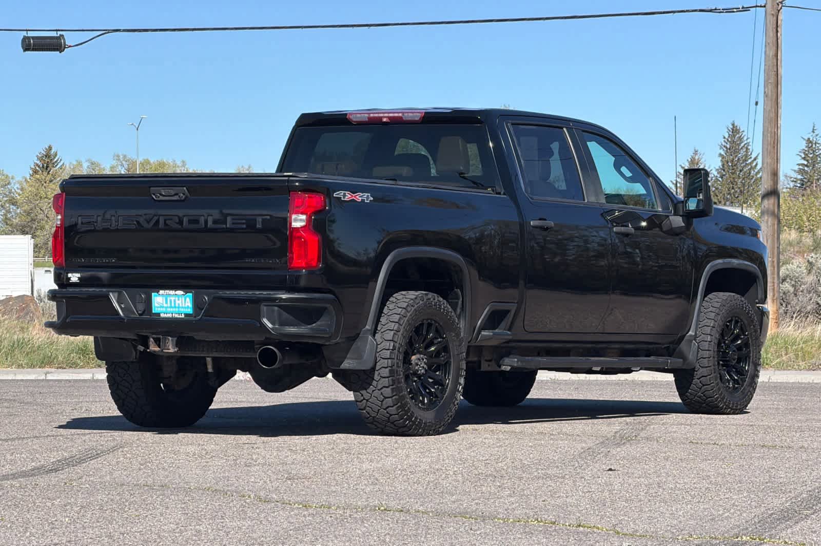 Used 2020 Chevrolet Silverado 2500 Custom w/ Custom Value Package AWD/4WD image 2
