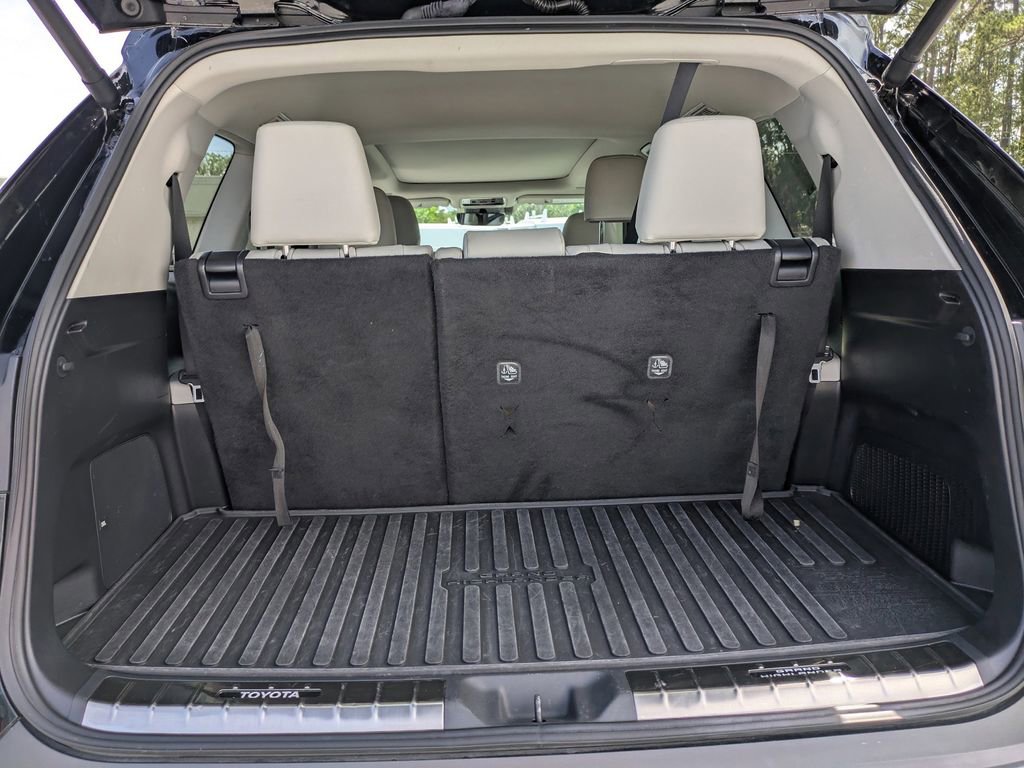 Used 2024 Toyota Grand Highlander AWD image 15