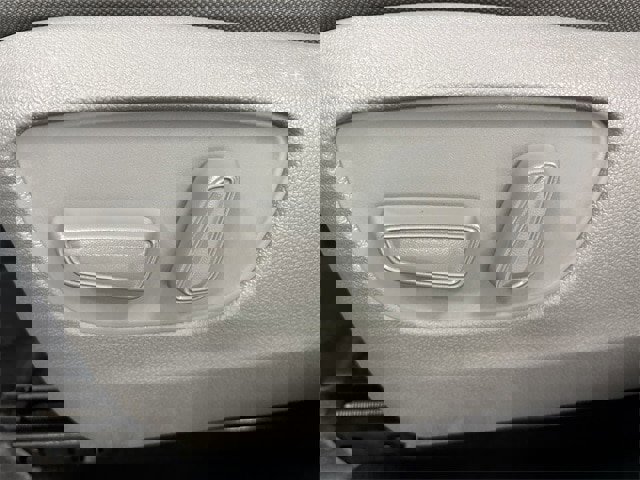 Used 2022 Toyota Highlander LE image 4