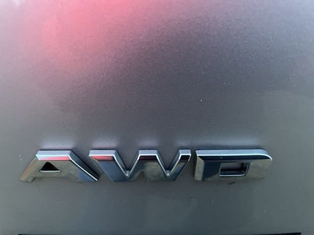 Used 2019 Cadillac XT4 Luxury w/ Cold Weather Package image 14