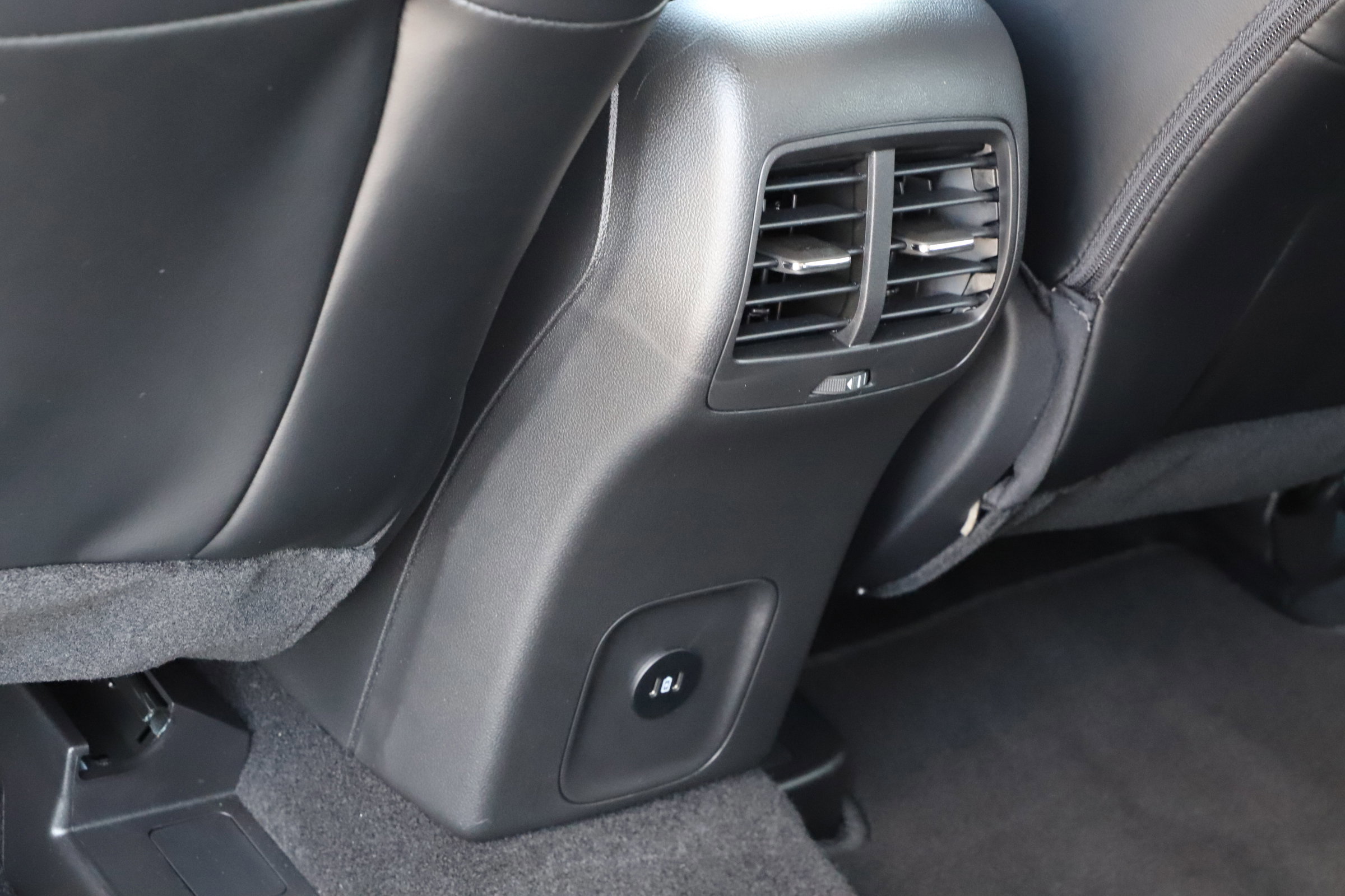 Certified 2025 Ford Escape PHEV image 21