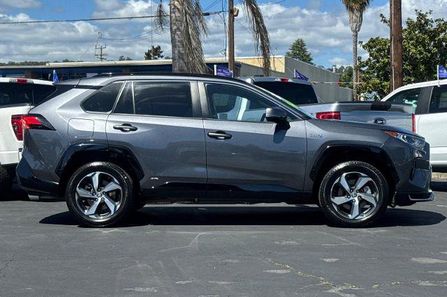 Used 2021 Toyota RAV4 SE w/ Weather & Moonroof Package AWD/4WD image 25