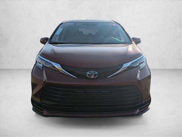 Used 2022 Toyota Sienna LE FWD video 2