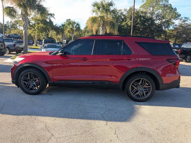 Certified 2025 Ford Explorer ST RWD image 7