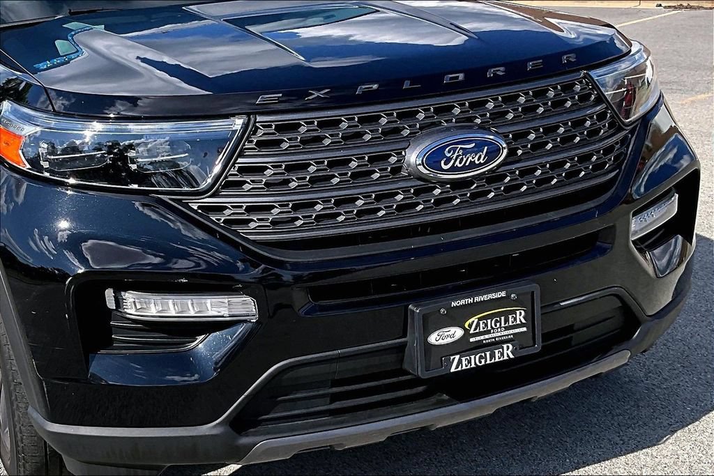 Certified 2022 Ford Explorer XLT w/ Equipment Group 202A AWD/4WD image 31