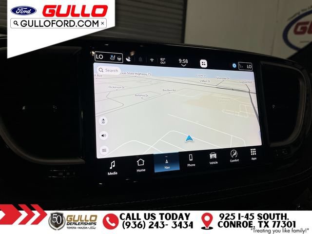 Used 2024 Chrysler Pacifica Limited w/ S Appearance Package FWD image 26