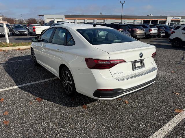 Used 2023 Volkswagen Jetta Sport image 6
