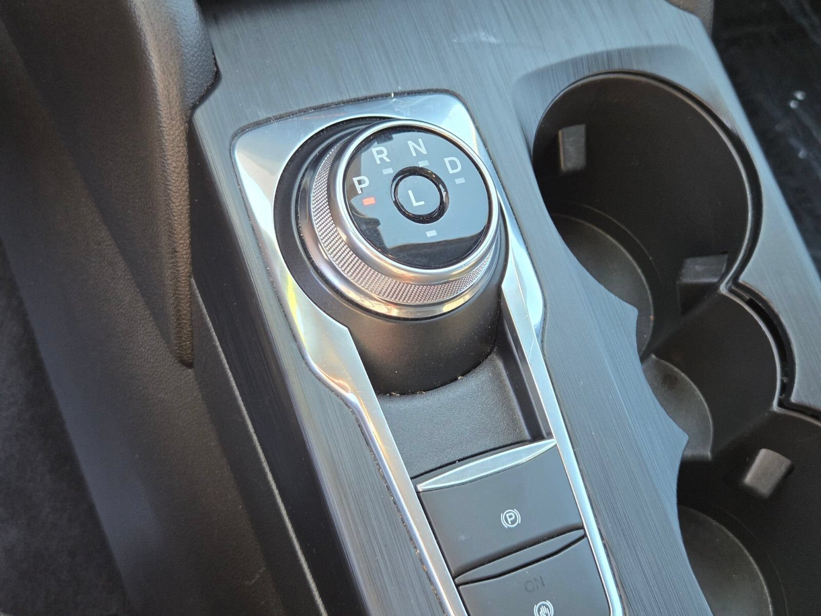 Certified 2025 Ford Escape ST-Line FWD image 23