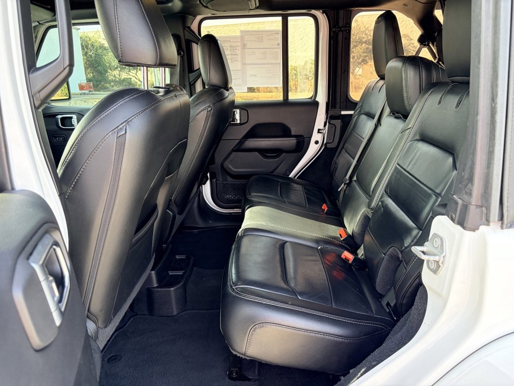 Used 2020 Jeep Wrangler Unlimited Sahara image 24