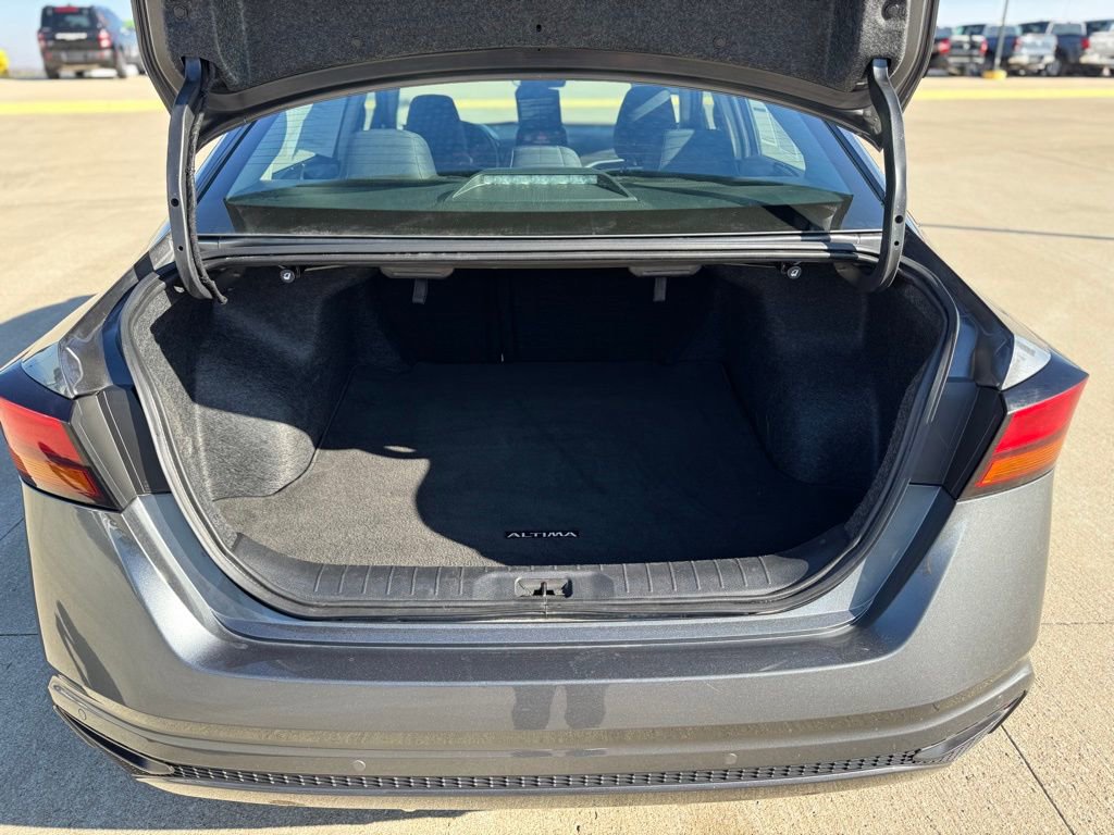 Used 2025 Nissan Altima 2.5 SV AWD/4WD image 37