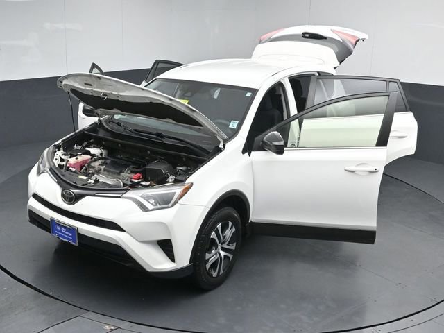 Used 2018 Toyota RAV4 LE w/ All Weather Liner Package AWD/4WD image 52