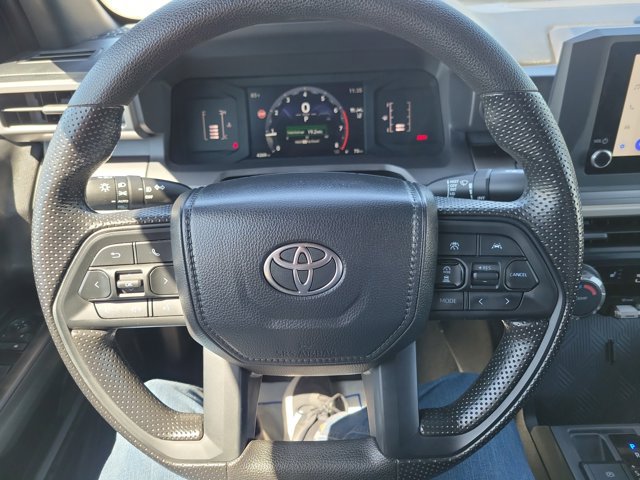 Used 2025 Toyota Tacoma SR5 AWD/4WD image 22