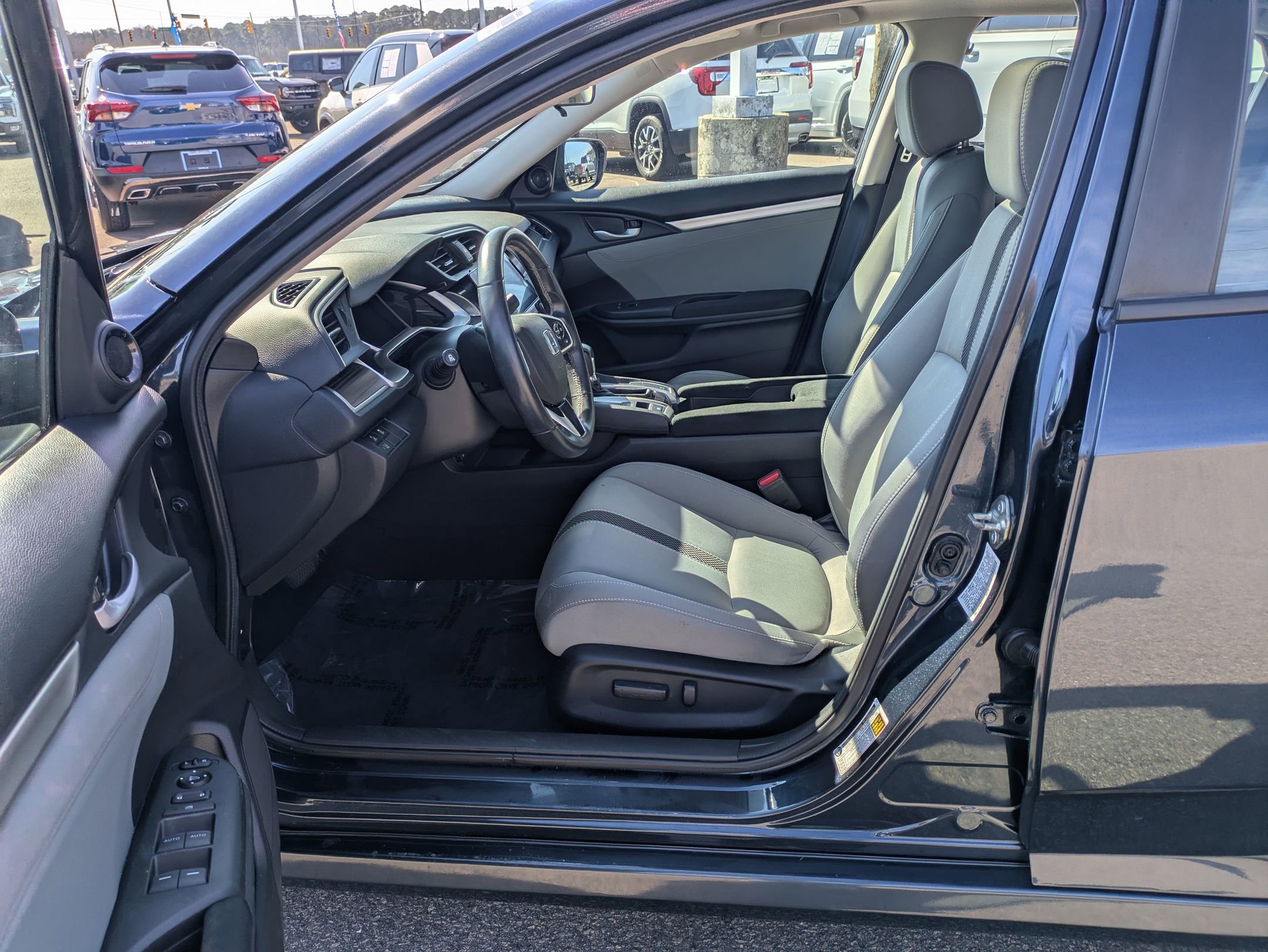 Used 2020 Honda Civic EX image 15