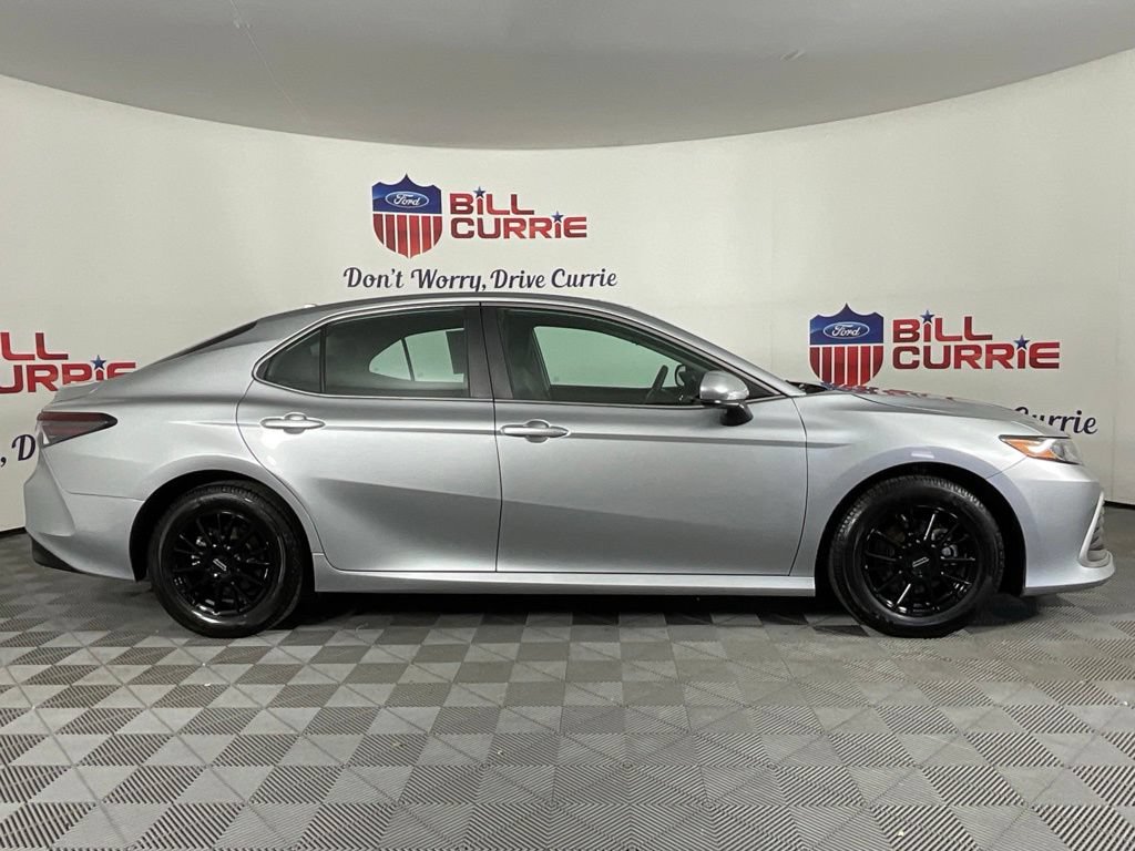 Used 2022 Toyota Camry LE FWD image 2