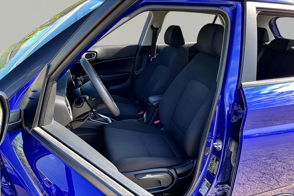 Used 2024 Hyundai Venue SE FWD image 25