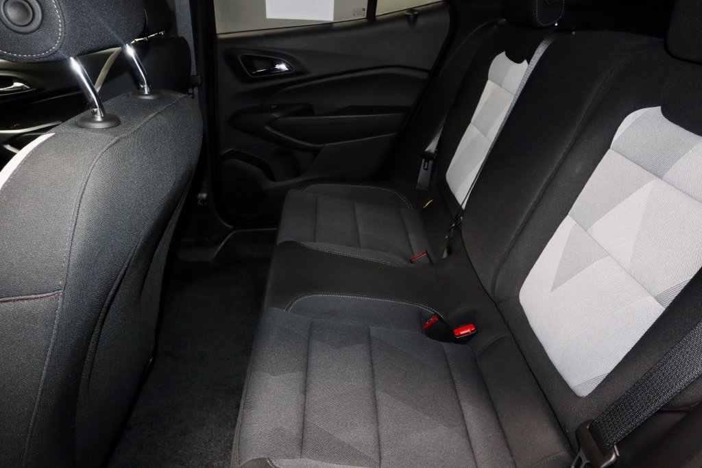 Used 2024 Chevrolet Trax RS w/ Driver Confidence Package FWD image 21