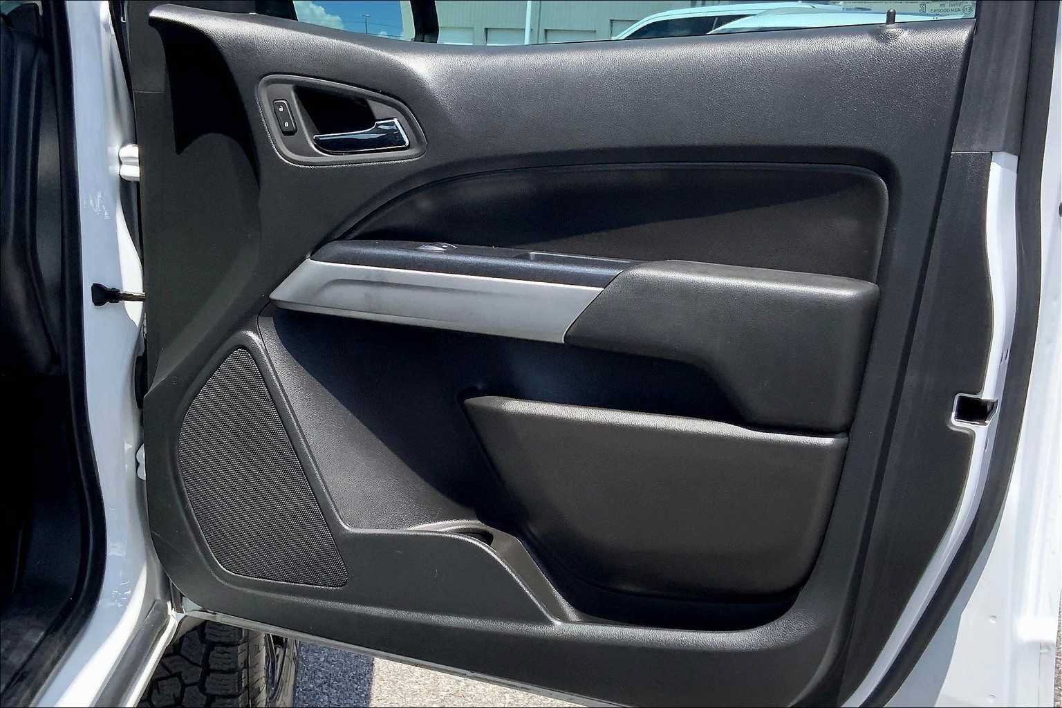 Used 2022 Chevrolet Colorado LT w/ LT Convenience Package AWD/4WD image 23
