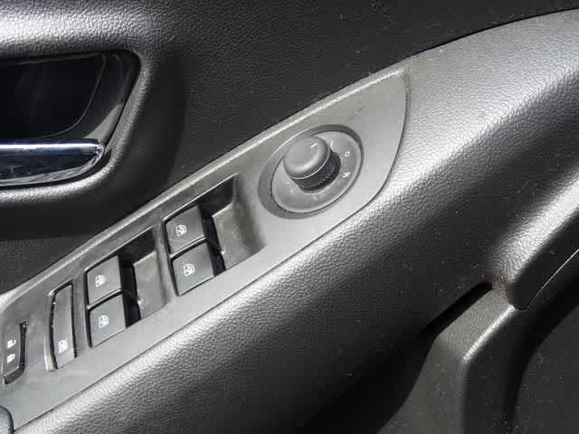 Used 2022 Chevrolet Trax LT w/ Sport Edition AWD/4WD image 7