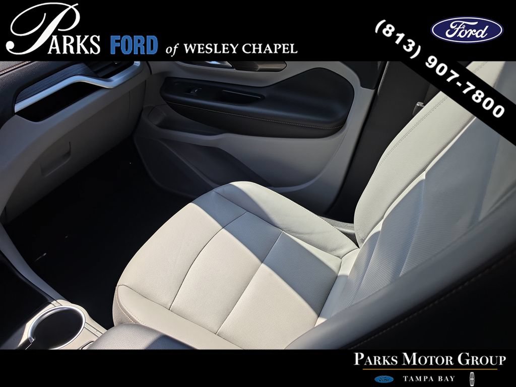 Used 2018 GMC Terrain SLT w/ Preferred Package FWD image 14