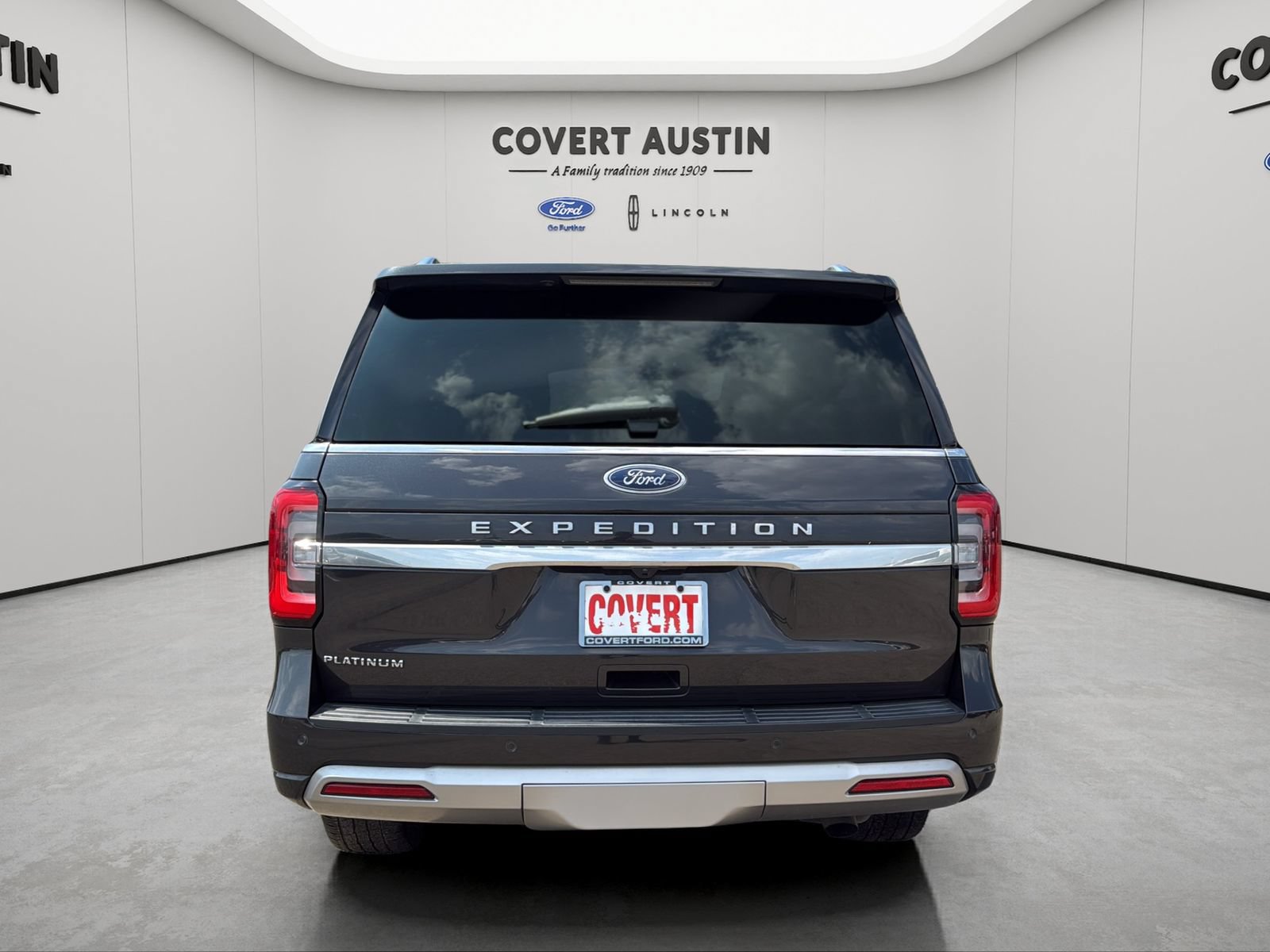 Certified 2023 Ford Expedition Platinum RWD image 4