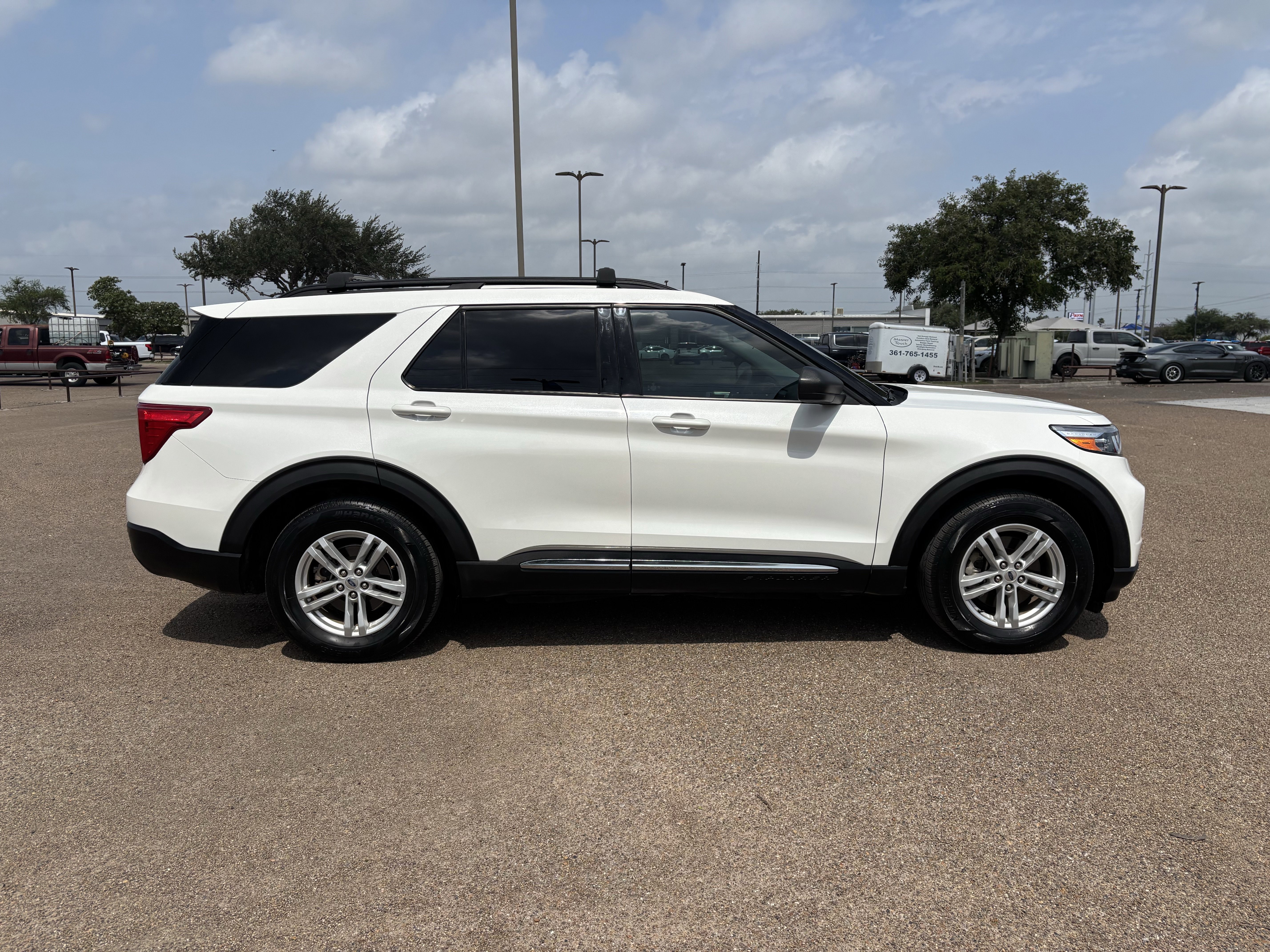 Certified 2023 Ford Explorer XLT w/ Equipment Group 202A RWD image 4