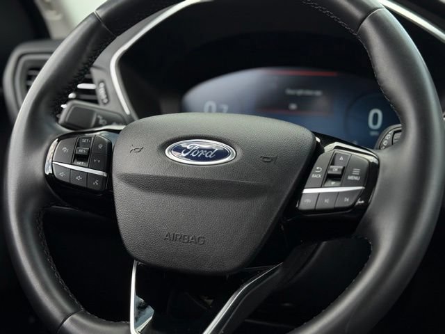 Certified 2024 Ford Escape Platinum AWD/4WD image 9