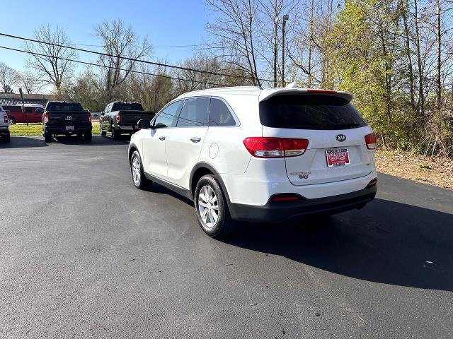 Used 2016 Kia Sorento LX image 2