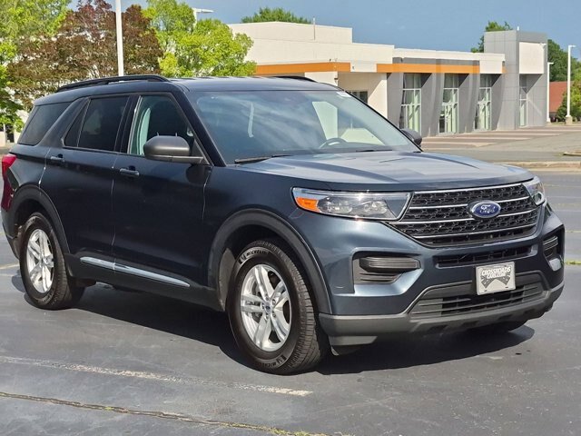 Certified 2023 Ford Explorer XLT RWD image 2