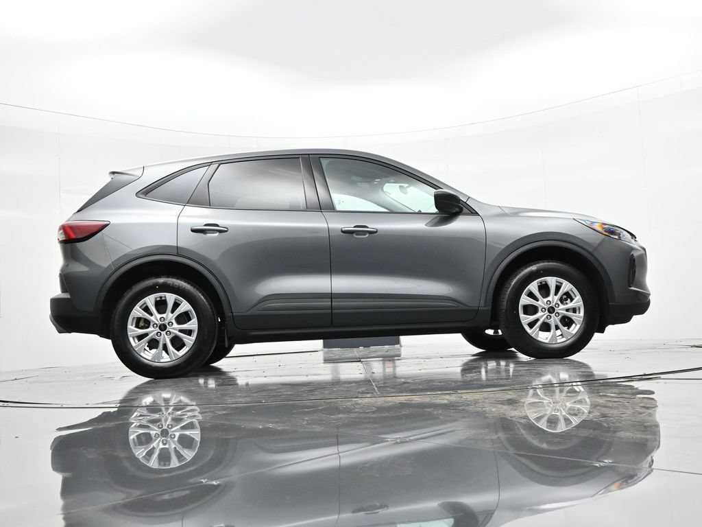 Certified 2025 Ford Escape Active AWD/4WD image 30