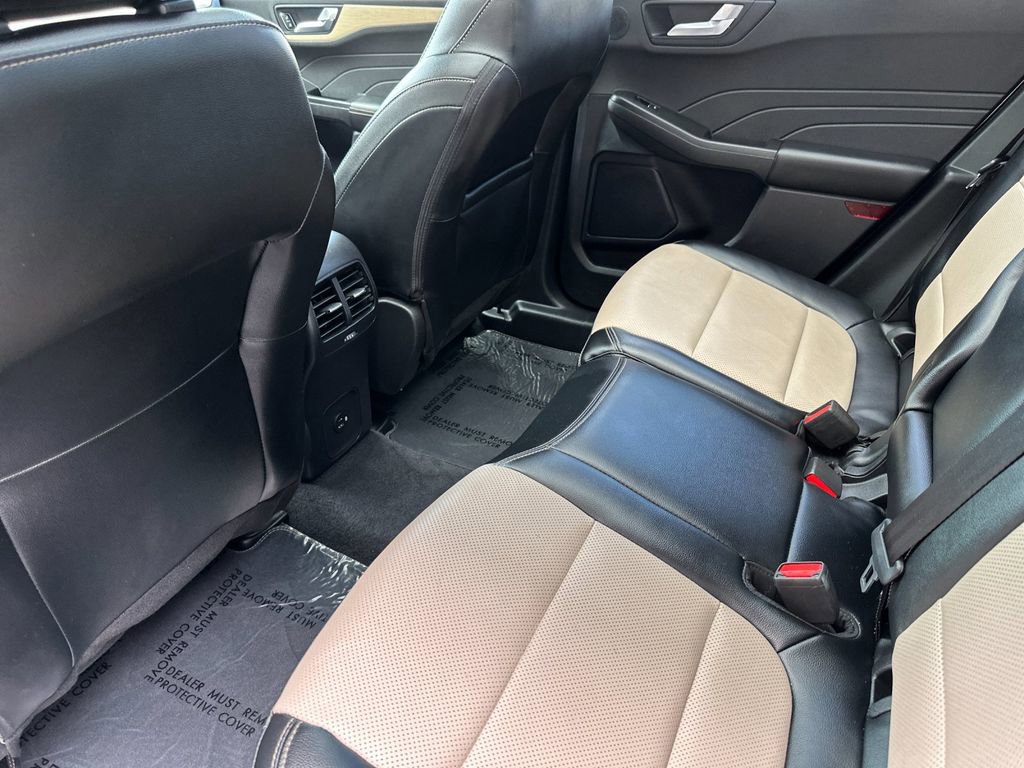 Certified 2022 Ford Escape Titanium w/ Titanium Premium Package image 12