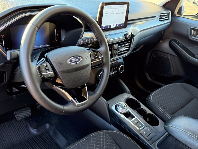 Certified 2023 Ford Escape Active AWD/4WD image 19