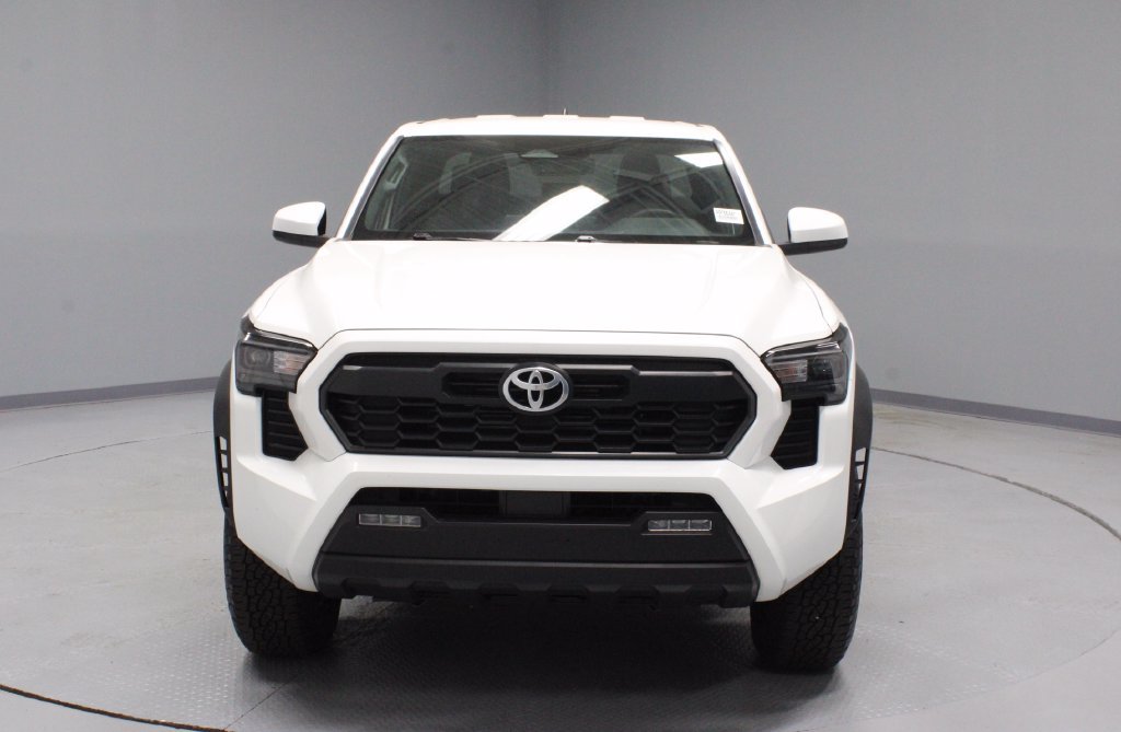 Used 2025 Toyota Tacoma TRD Off-Road AWD/4WD image 5