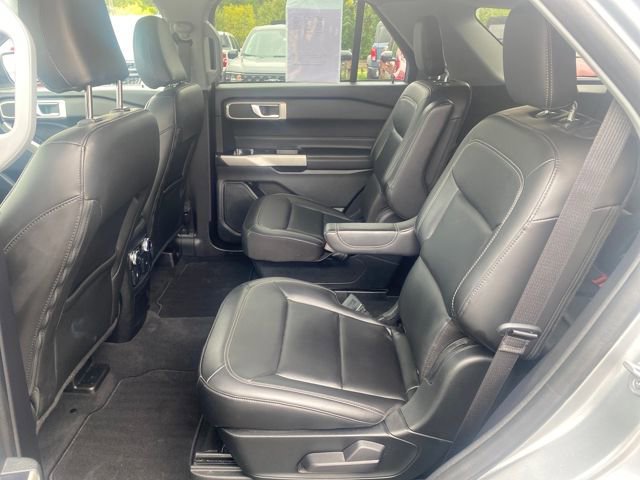 Certified 2022 Ford Explorer XLT w/ Equipment Group 202A image 12