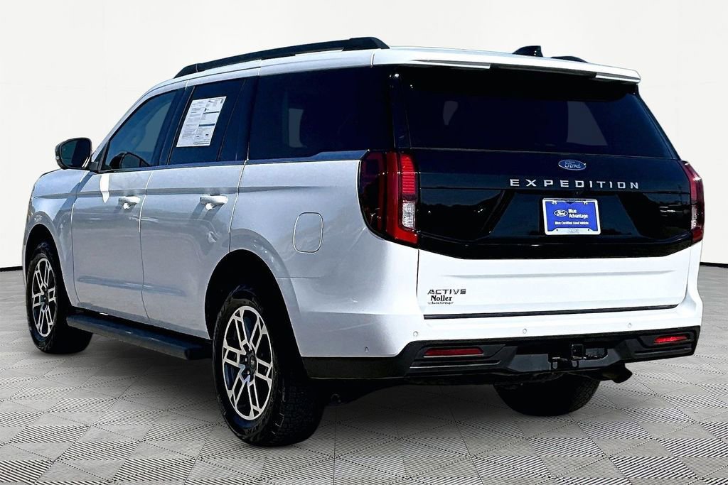 Certified 2025 Ford Expedition Active AWD/4WD image 2