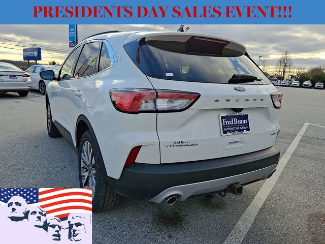 Certified 2022 Ford Escape Titanium w/ Class II Trailer Tow Package image 8