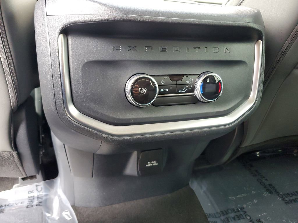 Certified 2025 Ford Expedition Active image 16
