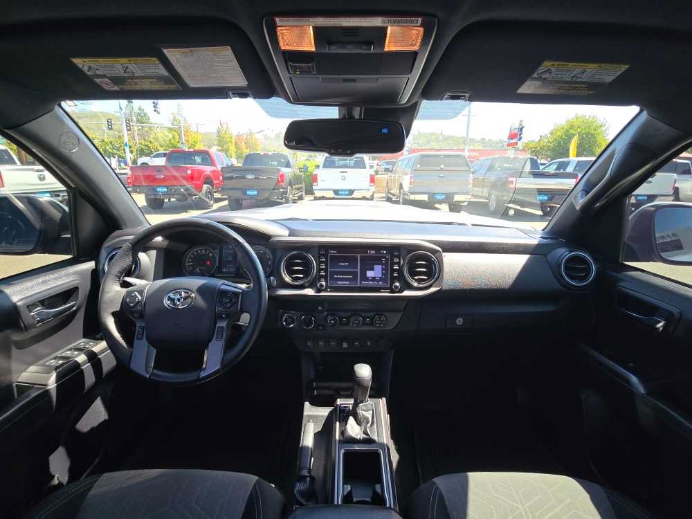 Used 2020 Toyota Tacoma TRD Sport w/ Technology Package AWD/4WD image 15