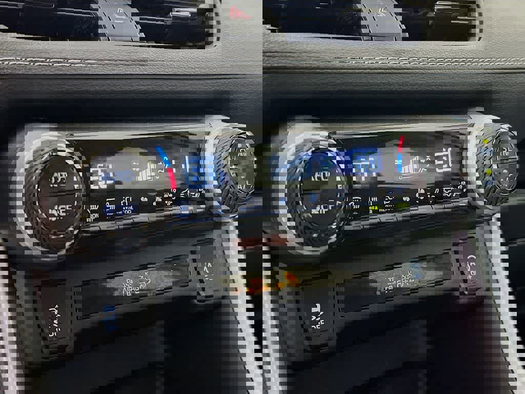 Used 2024 Toyota RAV4 XLE image 21