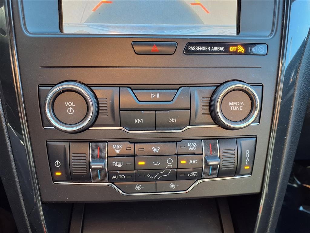 Certified 2018 Ford Explorer XLT w/ Equipment Group 201A image 11