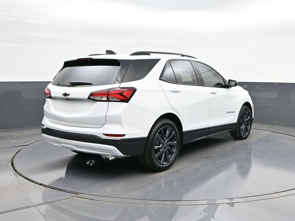 Used 2022 Chevrolet Equinox RS w/ RS Leather Package image 11