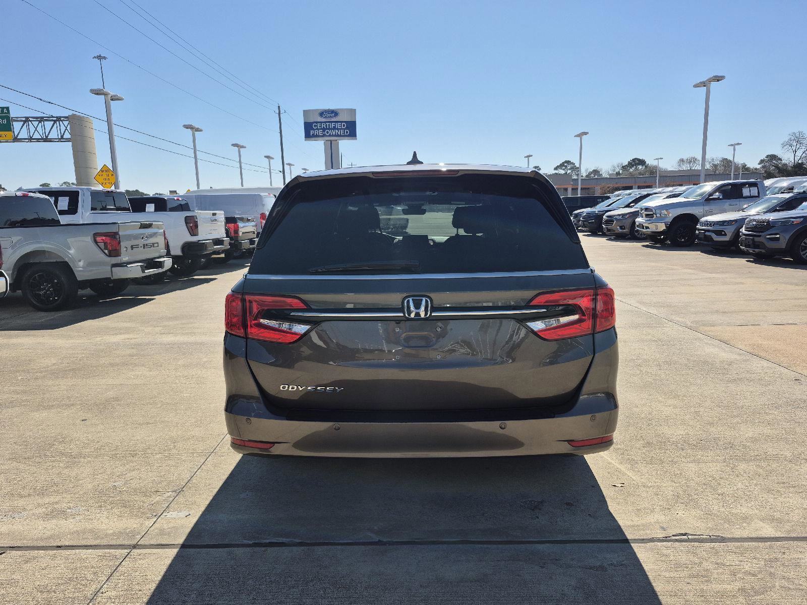 Used 2023 Honda Odyssey Elite image 4