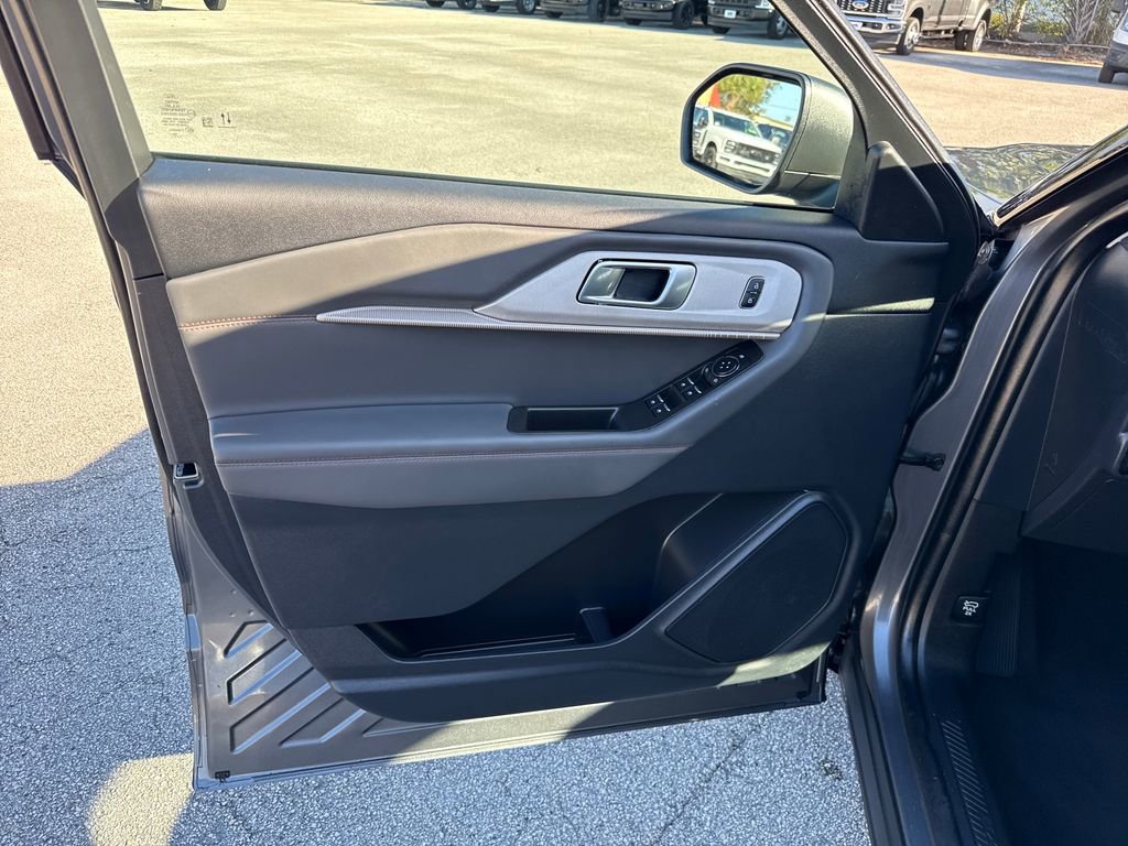 Certified 2025 Ford Explorer Active image 13