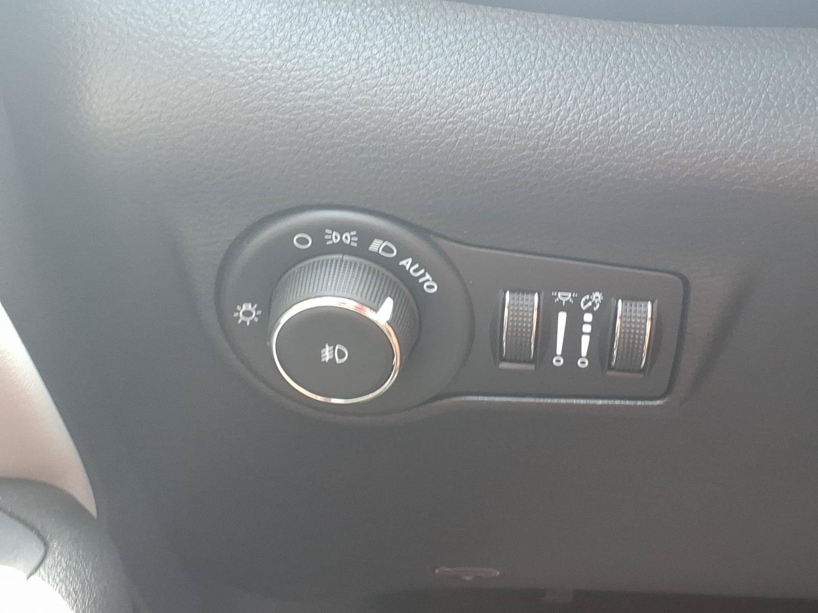 Used 2022 Jeep Compass Limited AWD/4WD image 16
