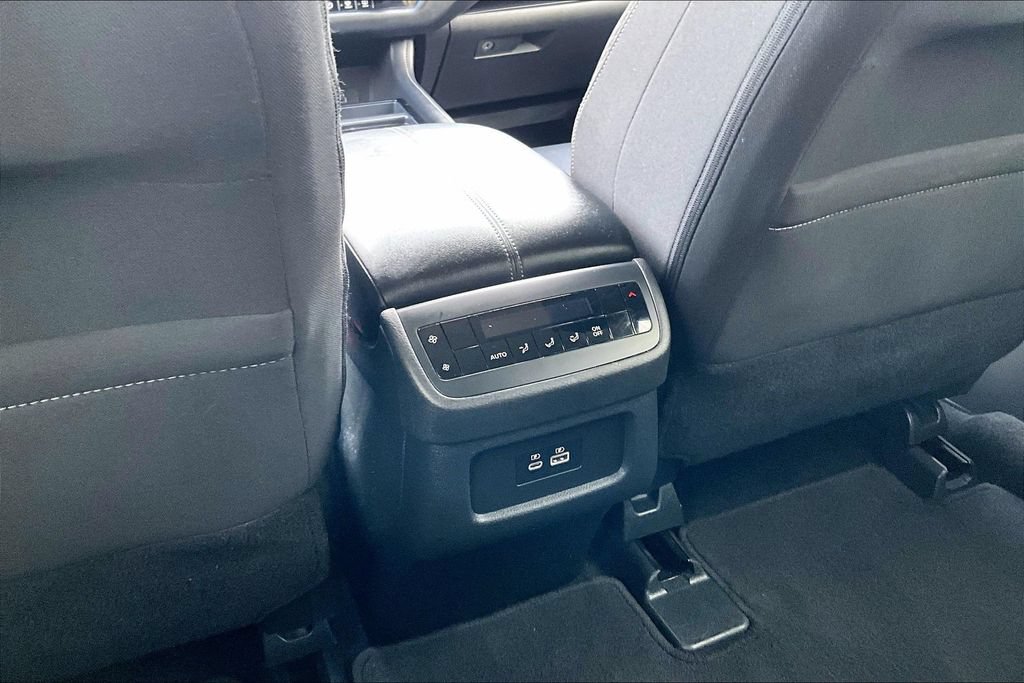 Used 2025 Nissan Pathfinder SV AWD/4WD image 34